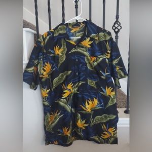 Men’s medium tropical print button-down shirt.